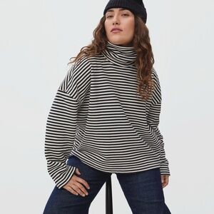 {Everlane} The Turtleneck • Thick Black & White Striped Cotten Sweatshirt